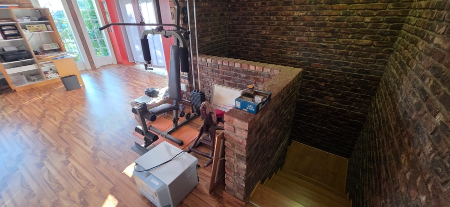 5 Bedroom Property for Sale in Wilkoppies North West